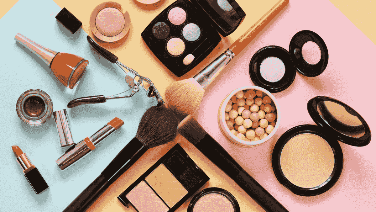 Set Cosmetics Machiaj cu pensule, fard de pleoape și rujuri