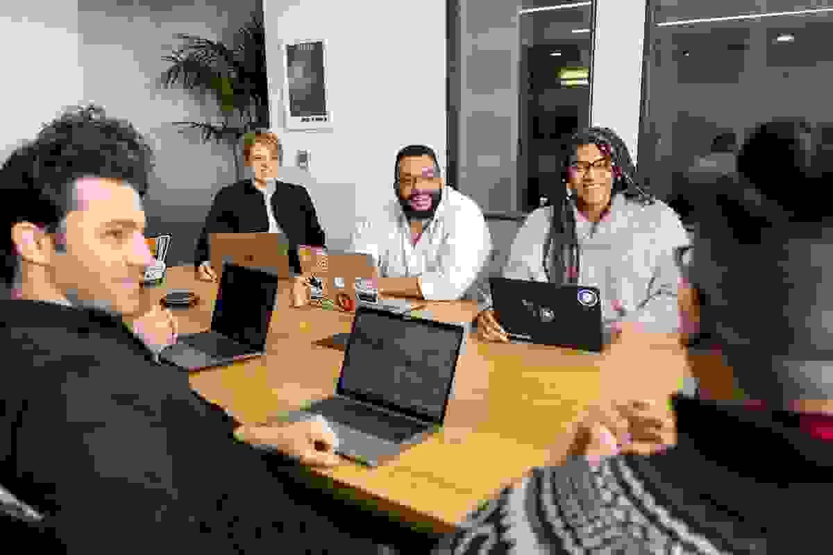Bisnis Global - Tim Kolaboratif dan Beragam