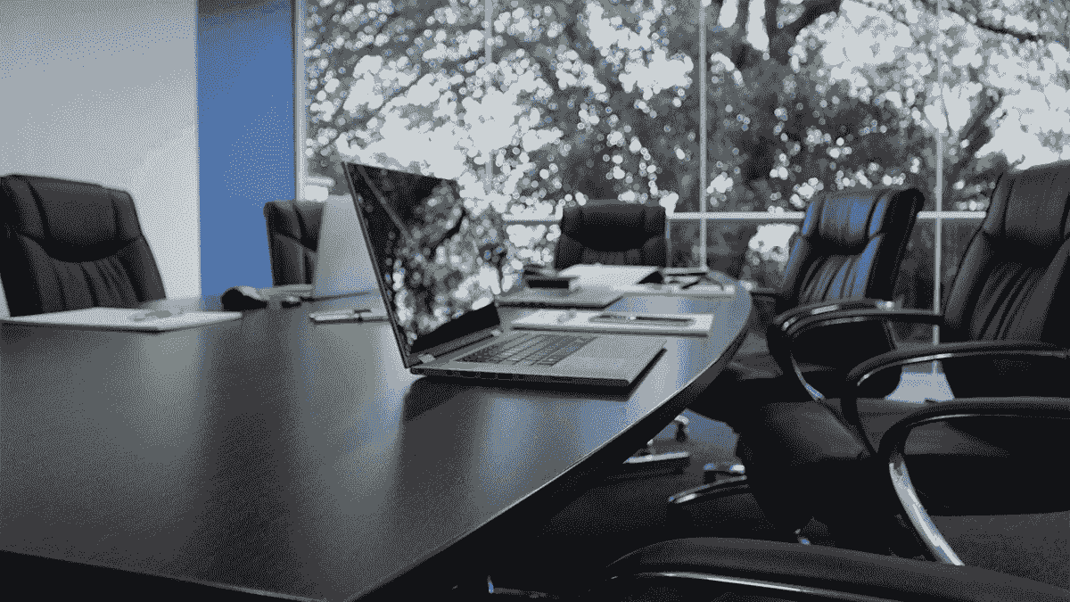 資深顧問團隊進行香港 B2B 商事聯絡與協商 資深顧問團隊進行香港 B2B 商事聯絡與協商