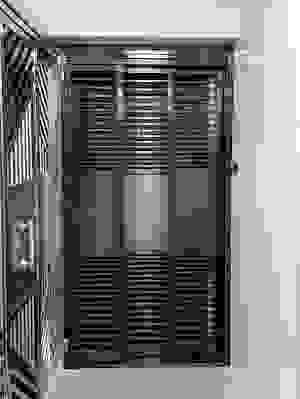 Personal debt collection team visiting residential address in Hong Kong for face-to-face negotiation Personal debt collection team visiting residential address in Hong Kong for face-to-face negotiation