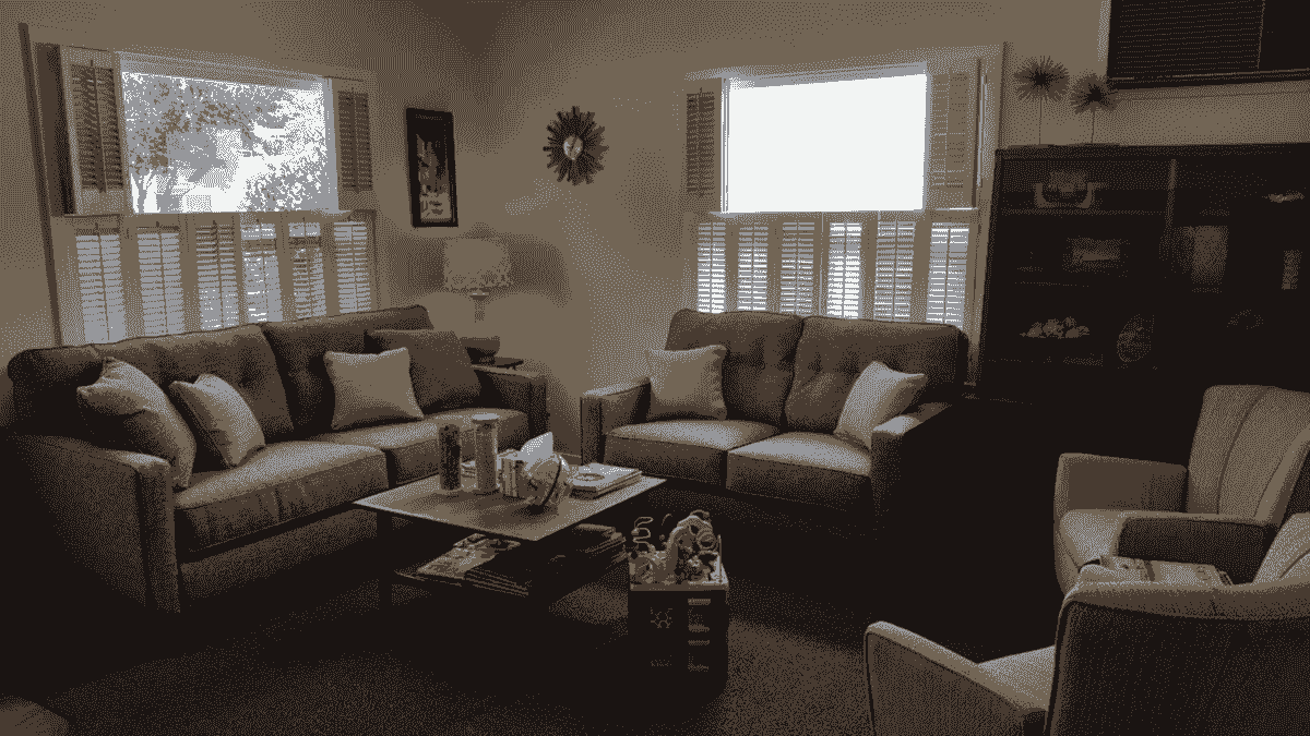 Waiting room with couches and toys Waiting room with couches and toys