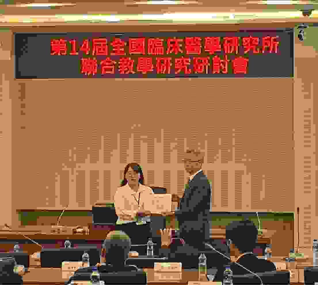 彭湛傑博士生於瑞士洛桑大學合作時在國際期刊上發表的CAR-T細胞治療回顧文章