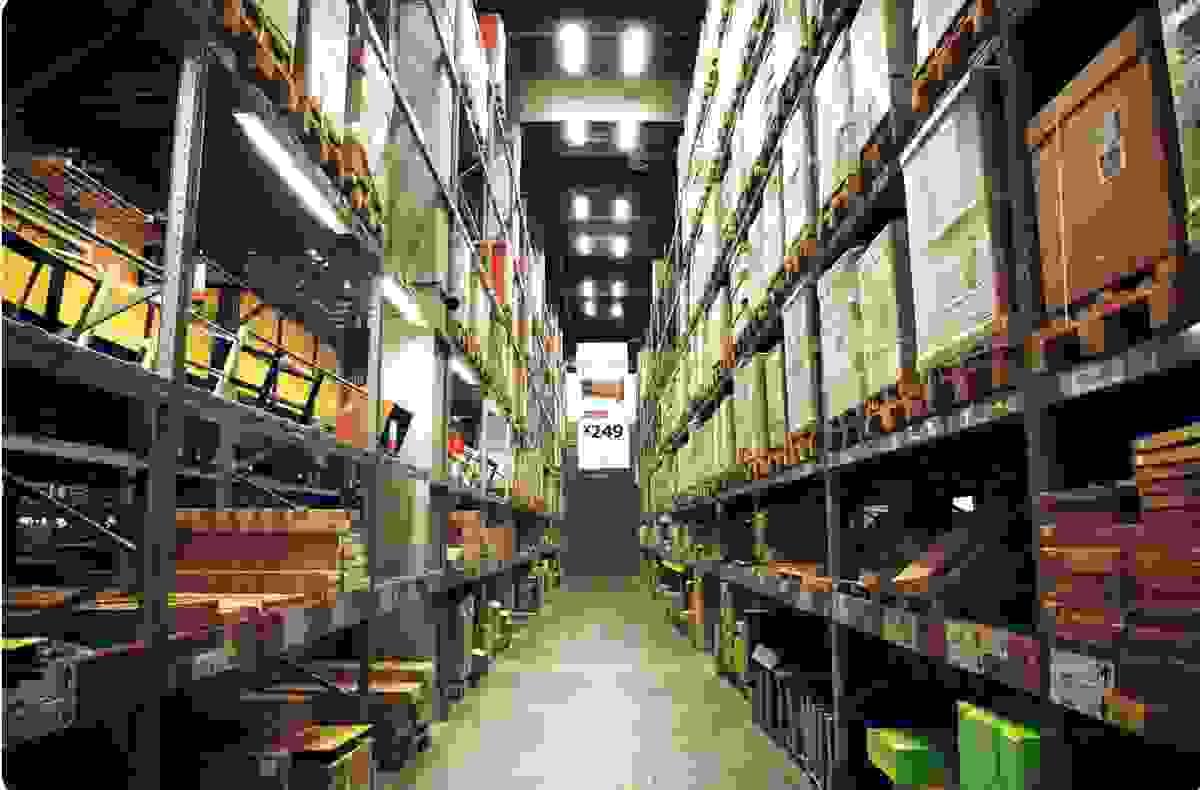 Impulsione a Eficiência: Como Processar Pedidos com o Strikingly Checkout