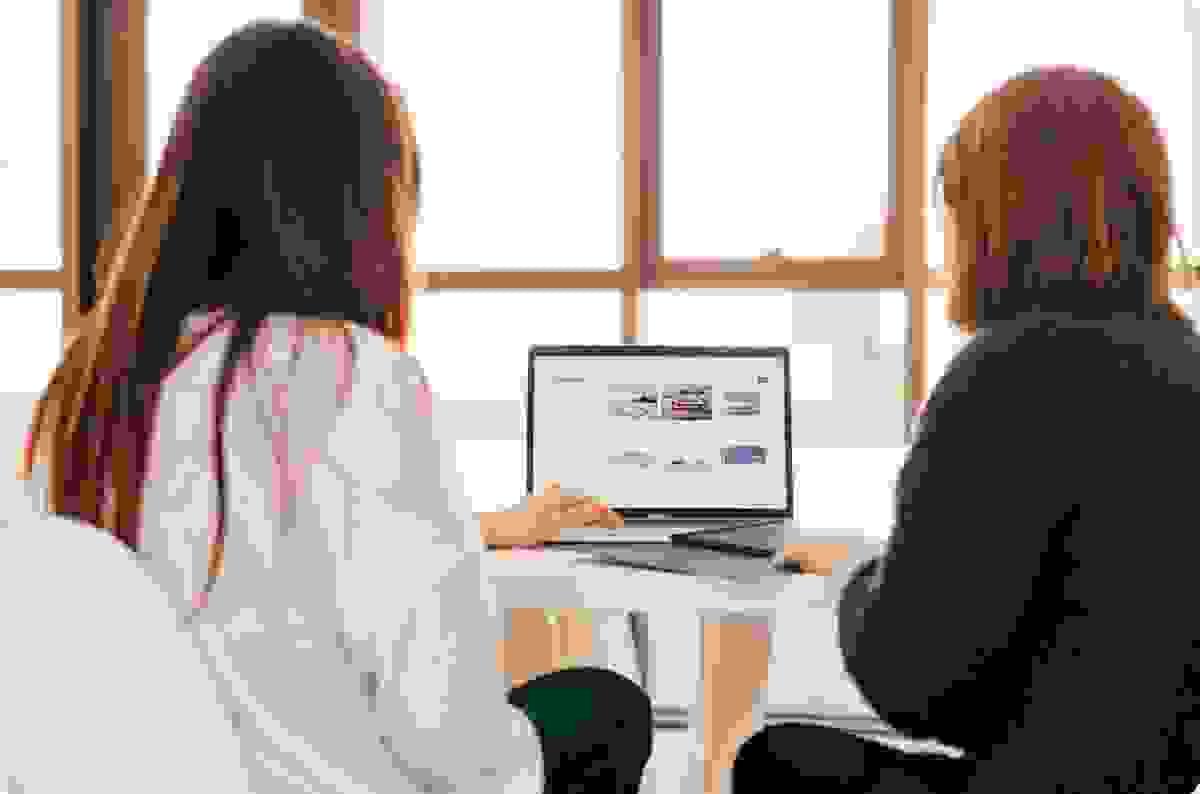 Floreio de Recursos: Elevando Sua Presença Online Com Recursos Essenciais de Website