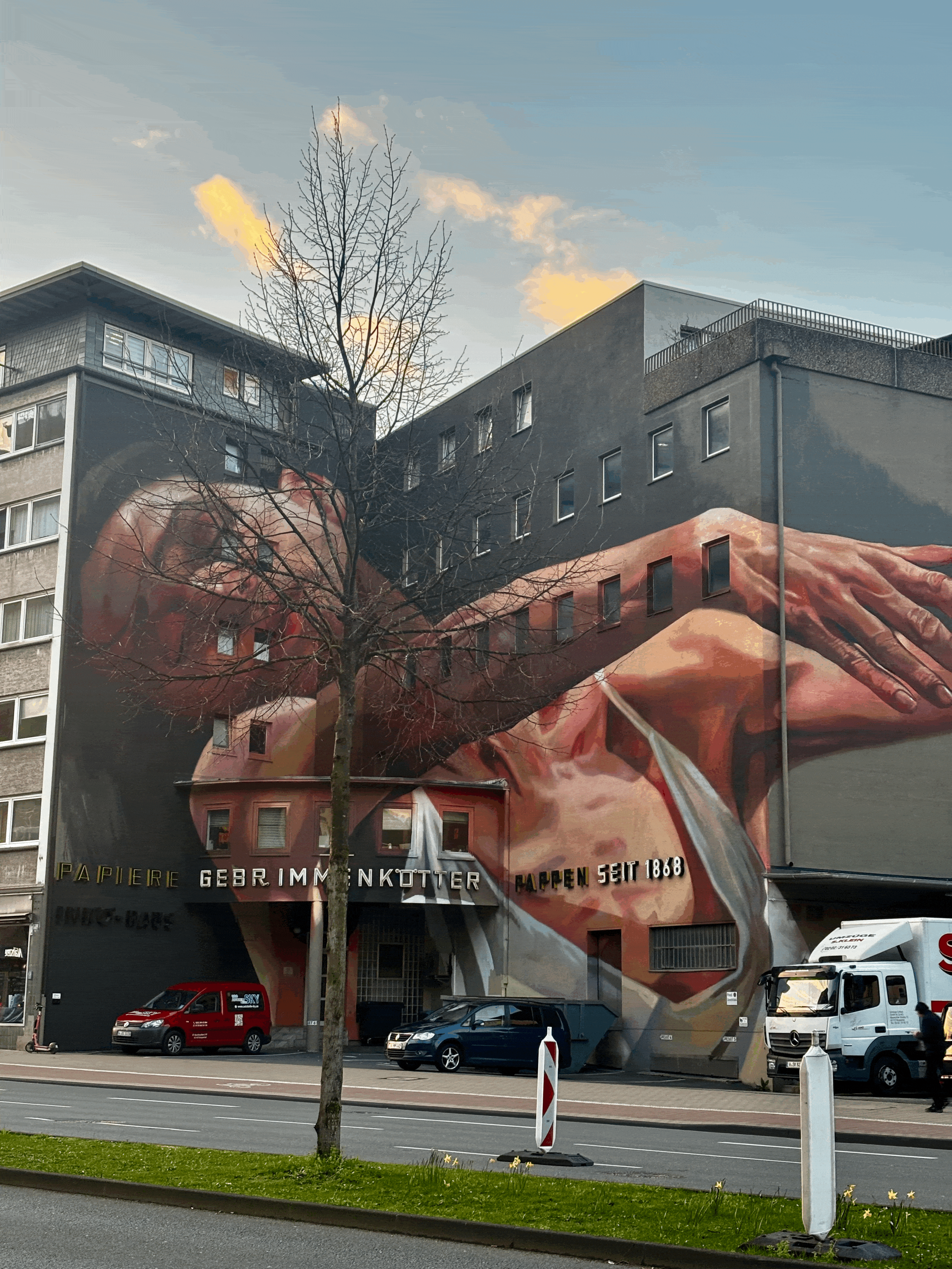 Copyright: Mariam Muwanga // Mural: Café Müller by Case Maclaim (Wuppertal-Elberfeld)