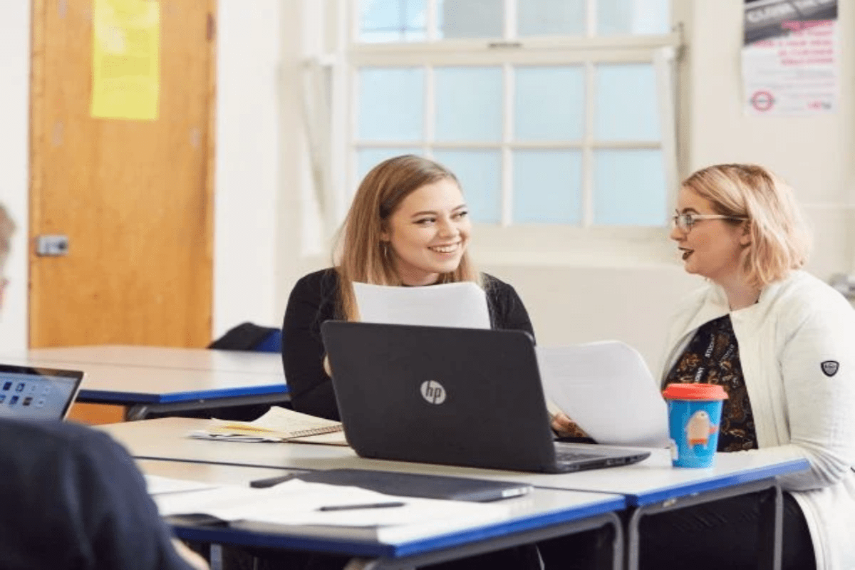 University Foundation in Business Studies at EC-Reading