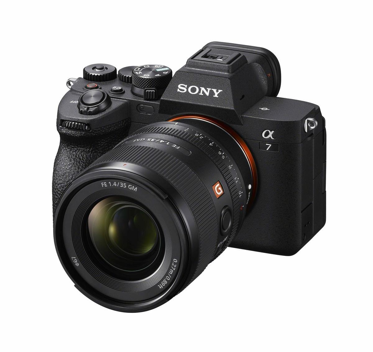 Canon EOS R6 Mark III, Sony A7 IV, R6 III, A7 IV, 中階無反, 全片幅相機, 規格比較, 價格比較, 7K RAW, 40fps 連拍, 8.5 級防震, IBIS, Open Gate, 混合型相機, 攝影, 錄影, 無反光鏡相機, Canon, Sony, 運動攝影, 靜態攝影, 鏡頭生態, 買哪台, 專業攝影, dumbcam傻瓜機