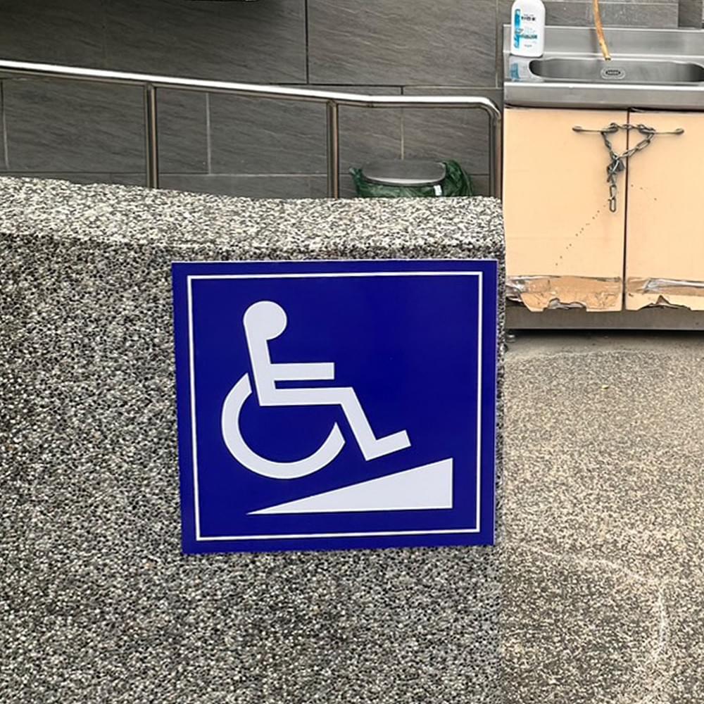 安全帽、安全鞋