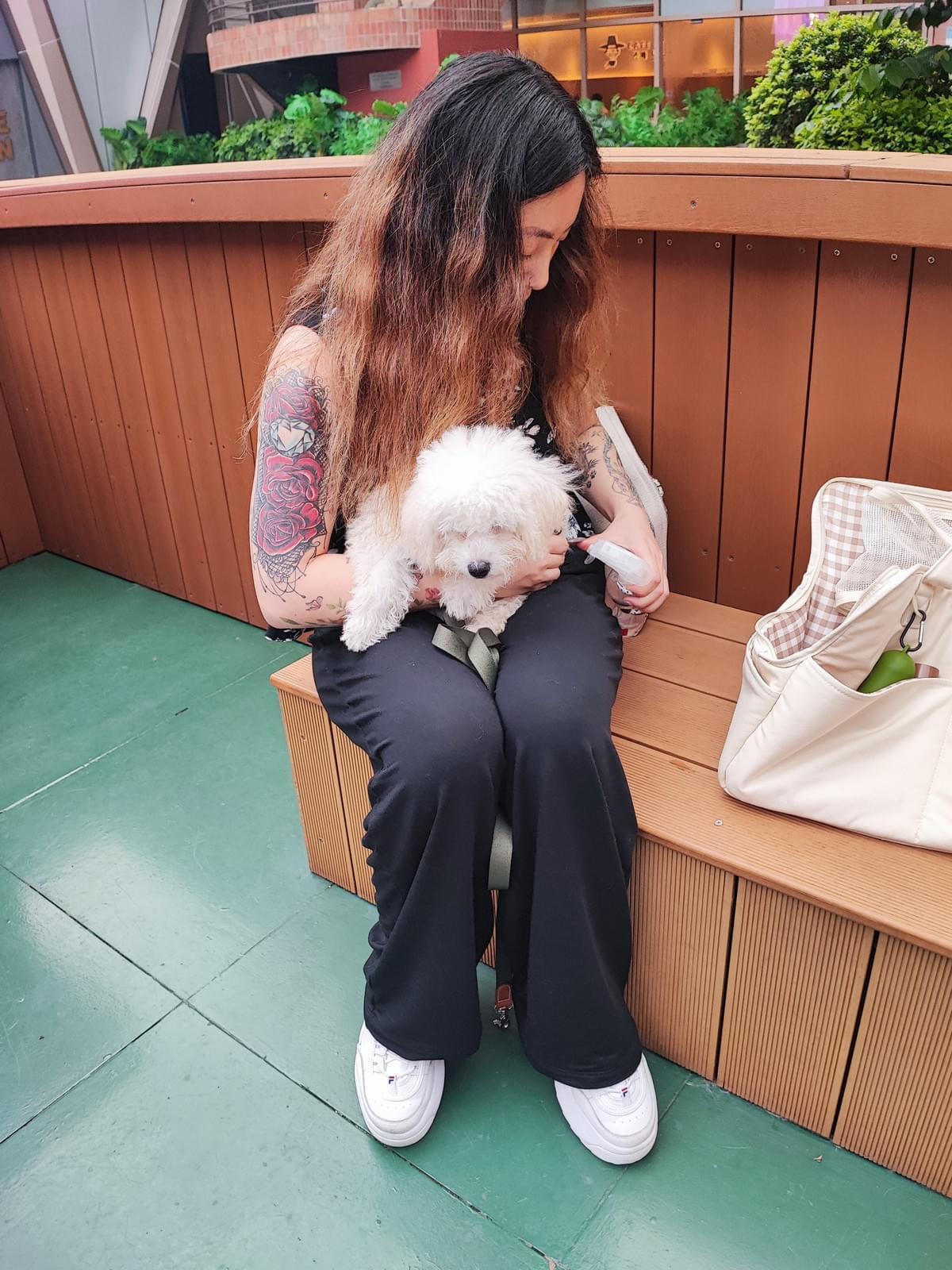 We provide comprehensive online courses, allowing you to learn tennis skills anytime and anywhere, no matter where you are, you can easily train. online course Our service I am a tennis coach, my name is Ashley Chan. I was ranked first in women's doubles in Hong Kong for five years. I have ten years of competition experience and five years of teaching experience. I mainly want to promote my online courses and offline courses.