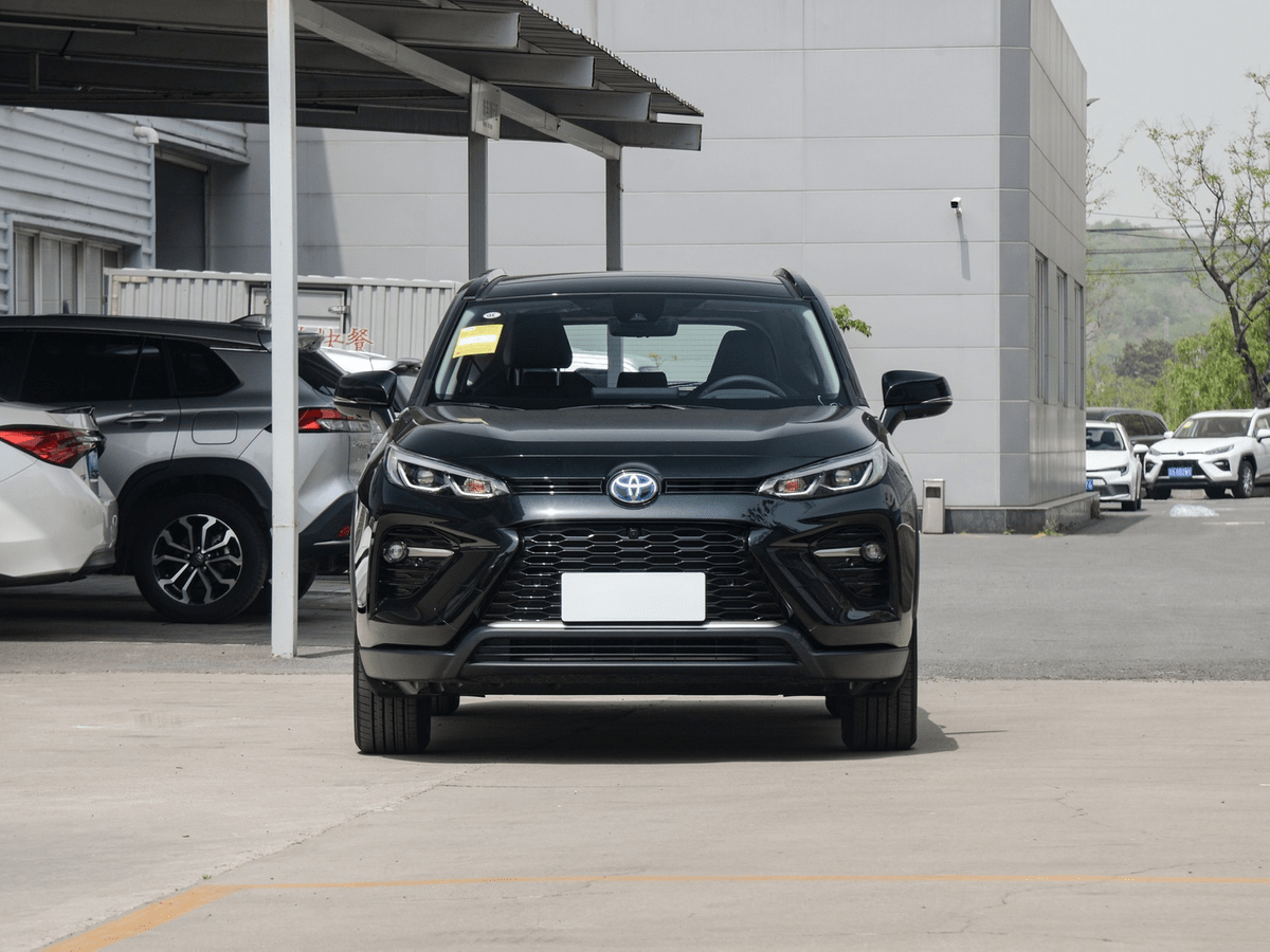 FAW Toyota 2023 Veranda 2.0L CVT Two wheel Drive Leading Edition