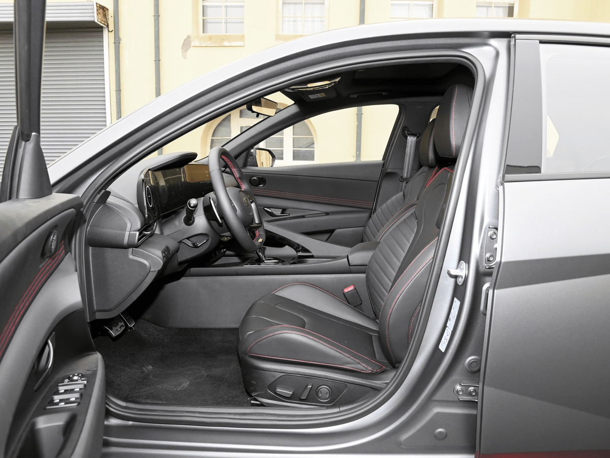 2023 Elantra 1.5L CVT GLS Leading Edition Gasoline Car