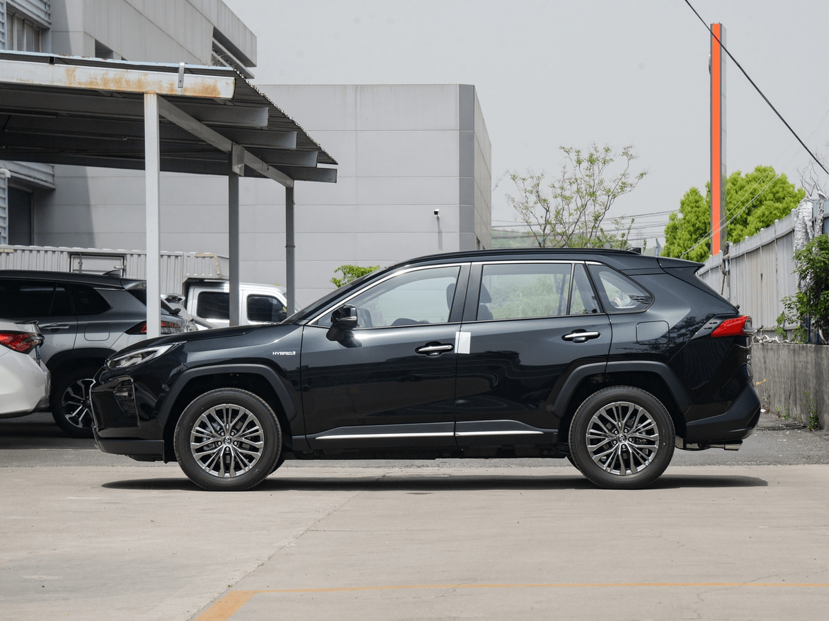 FAW Toyota 2023 Veranda 2.0L CVT Two wheel Drive Leading Edition