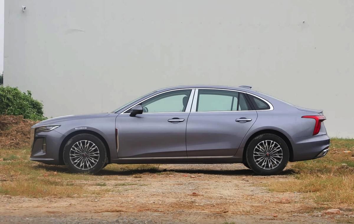 Hong Qi H5 Middle East version European version 2.0T