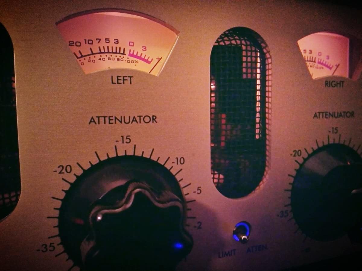 アナログ機材イメージ