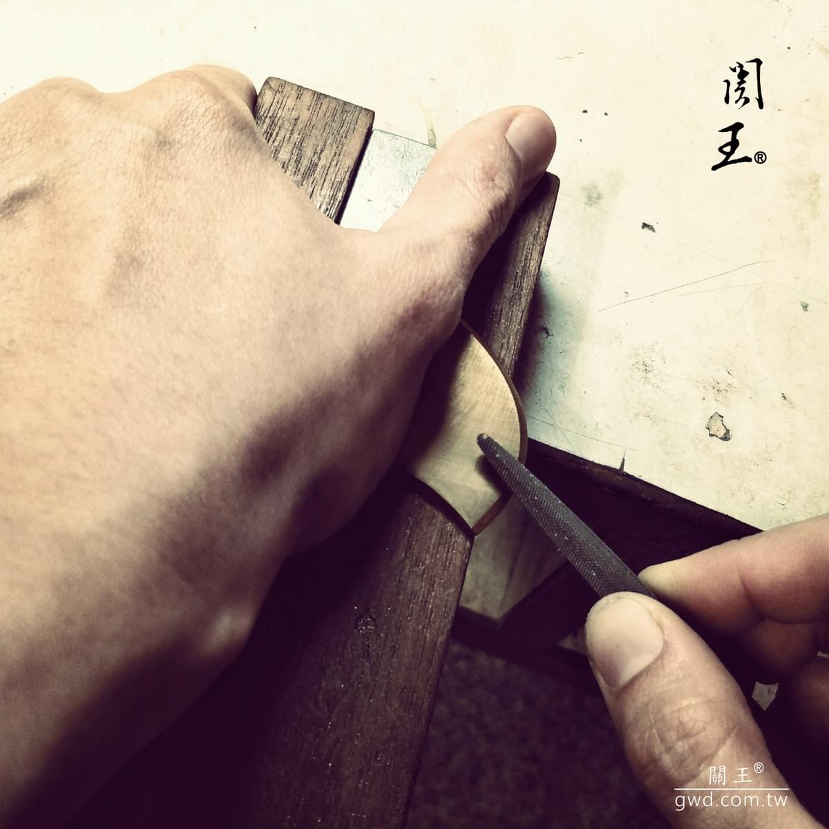 典藏款關王刀，博物館銅器，關聖帝君聖誔,神明生日禮物,,神像兵器,古兵器訂做,關公關刀,青龍偃月刀,伽藍菩薩供品,神明法器，神明武器，關刀，關帝爺關刀, 金銅銀關刀訂做，神像關刀，一尺三神像關刀，一尺六神像關刀，2尺2神像關刀，二尺關王刀，神明聖誔生日禮物