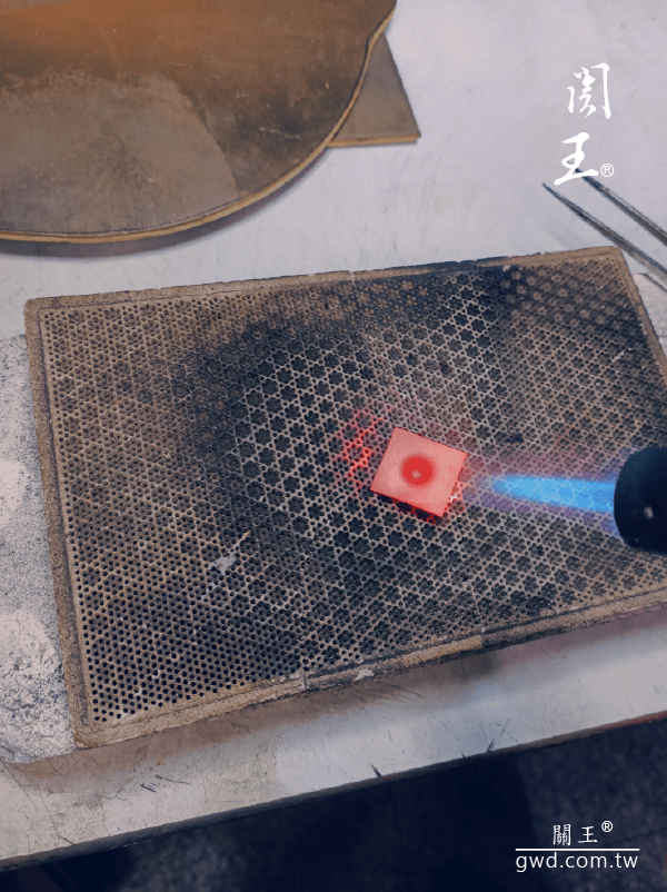 博物館銅器創作，千里眼將軍戟，神像古兵器戟,神像方天畫戟，銅戟，天上聖母法器，天上聖母護將武器，神明古代兵器，手工訂做神明七星劍，神像刀劍，神像雕刻社，神像法器訂做，順風耳將軍斧訂做，台灣傳統工藝，黃銅古兵器，台南傳統工藝，台灣傳統匠師，神明武器法器訂做，銅器雕刻，敬天禮器訂做，銅器典藏