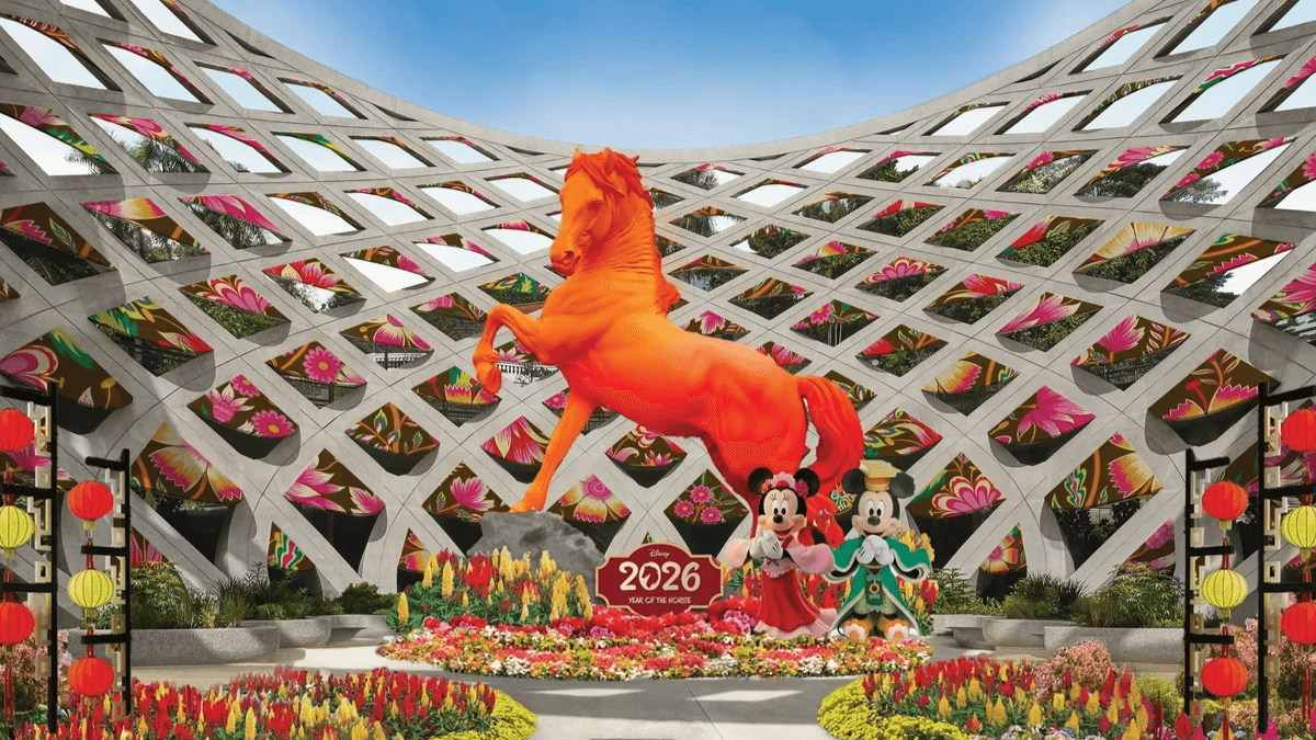 伫立于触阁的巨型骏马-炎阳（图片来源：圣淘沙发展局）