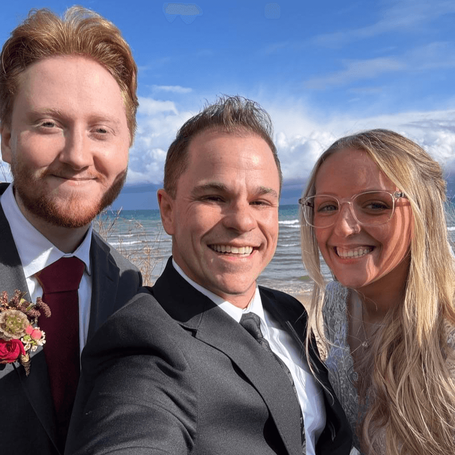 Lakeside Wisconsin wedding with Schwa Potter and an intimate ceremony