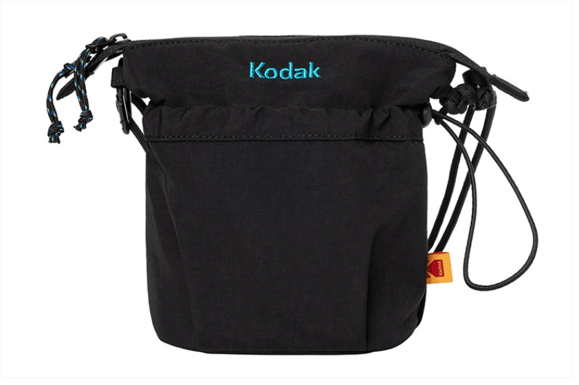 KODAK 輕盈細繩迷你斜背包 黑色