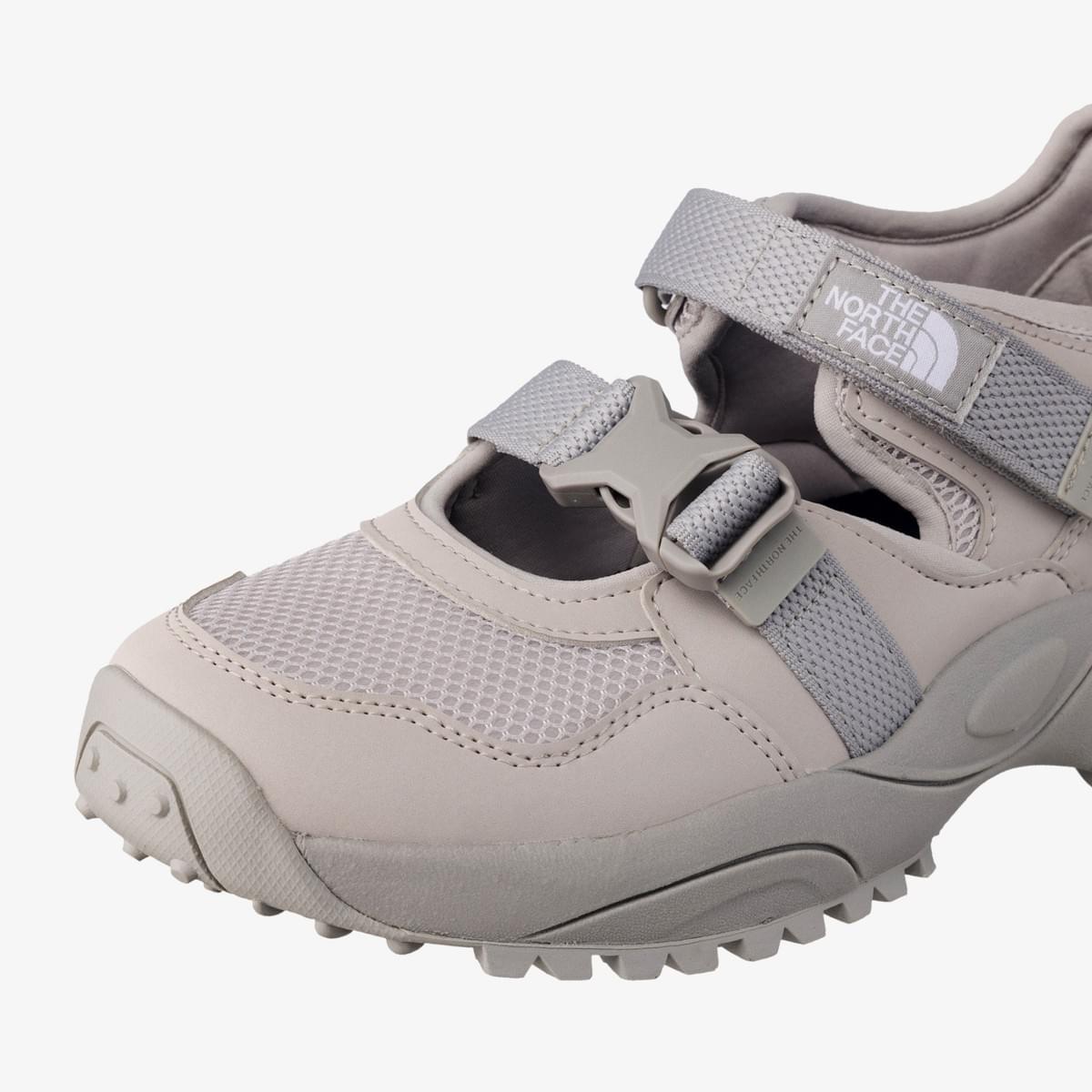 THE NORTH FACE SNEAKER SANDAL (WHITE_SAND)