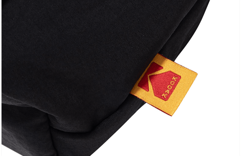 KODAK 輕盈細繩迷你斜背包 黑色