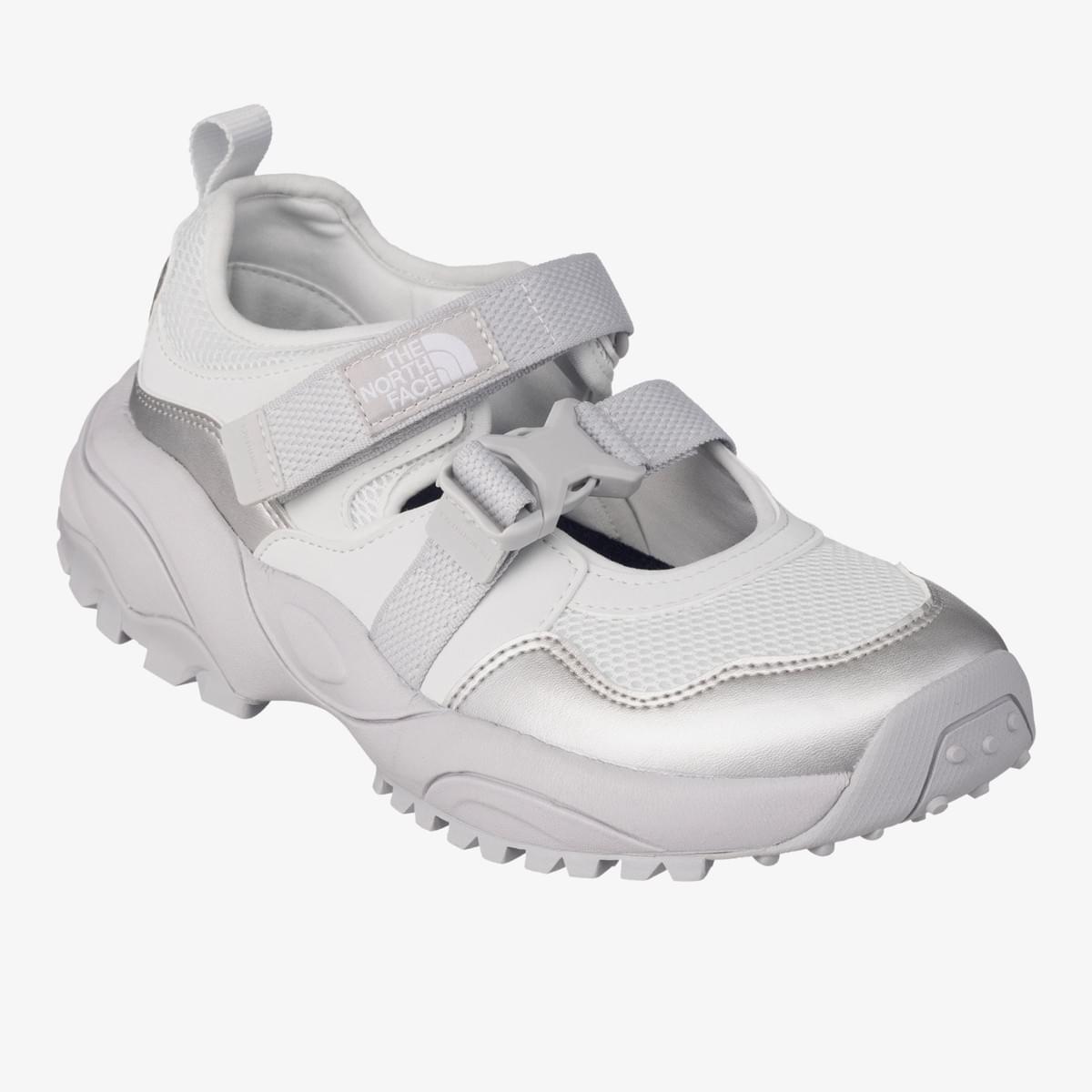 THE NORTH SNEAKER SANDAL 銀色
