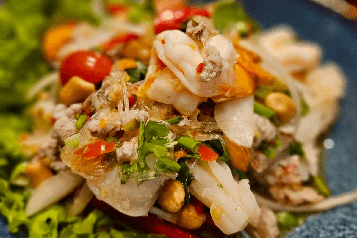 Salade de vermicelle aux fruits de mer  