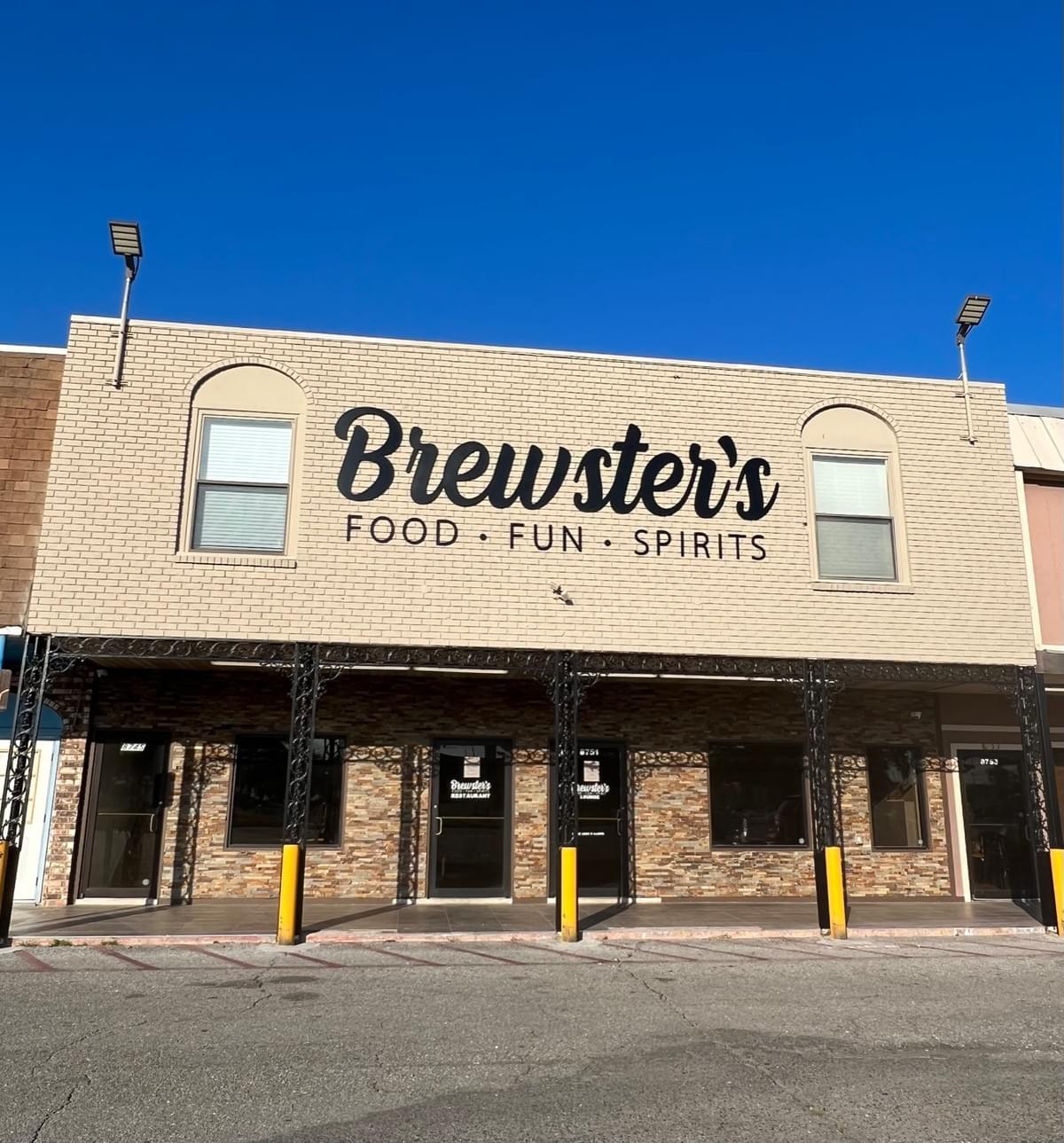 Brewster's Restaurant and Lounge on Strikingly