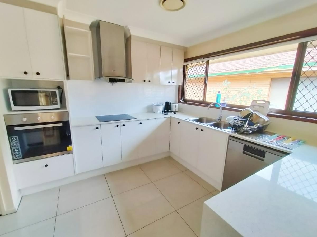Robertson room rental 8N04