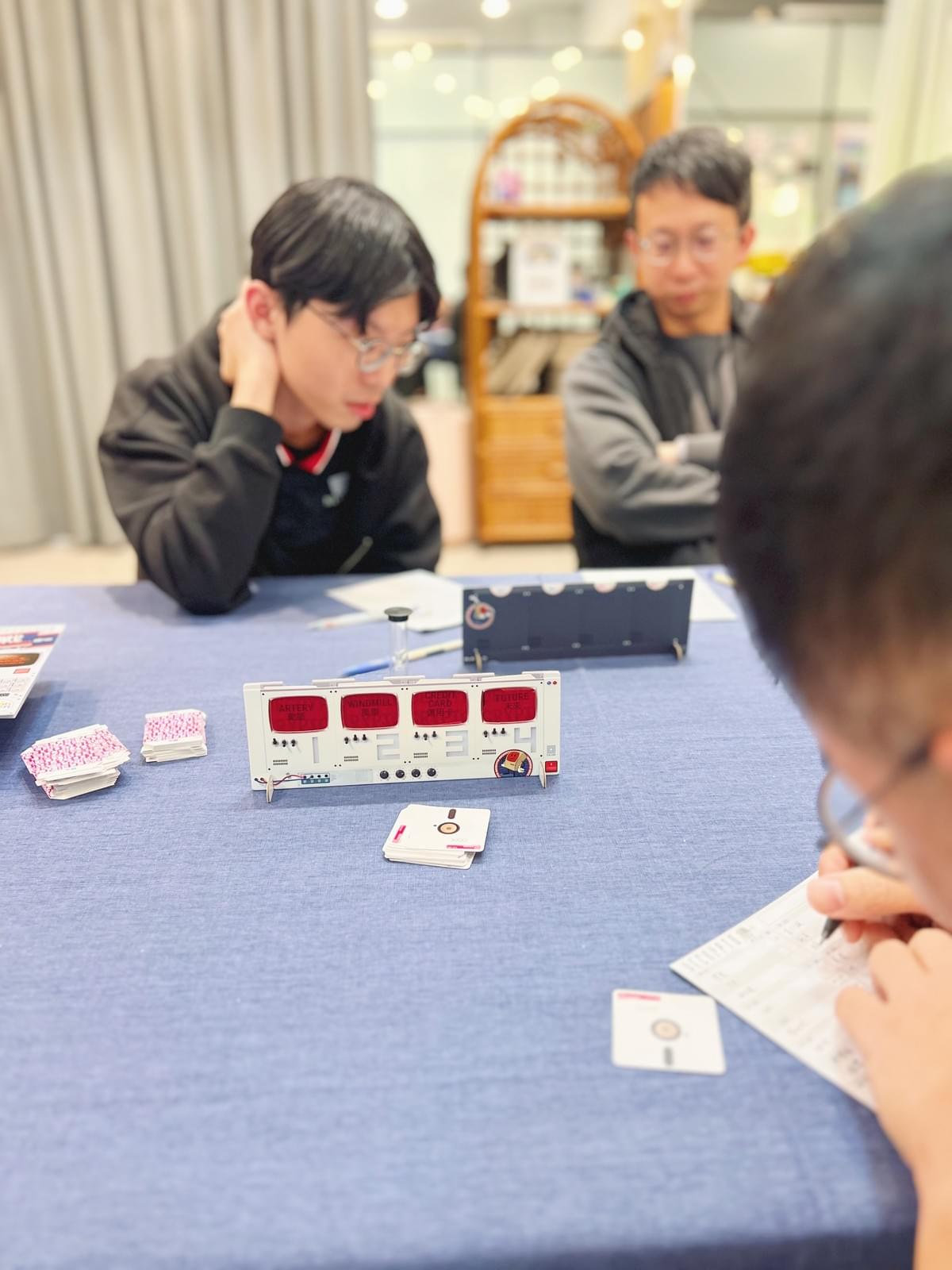 【活動回顧】11/28 解憂桌遊堂｜什麼是HR、HE？玩過才知道的遊戲密語｜解憂桌遊堂｜台北｜桌遊｜療寮生活館