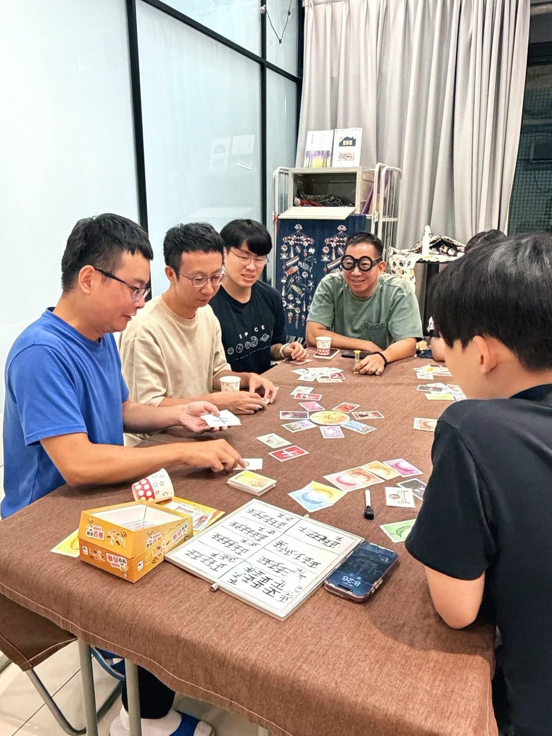 【活動花絮】週五晚上去玩桌遊的人，到底都在想什麼？解憂桌遊堂 暑假篇| 療寮生活館｜解憂桌遊堂｜台北｜桌遊｜療寮生活館