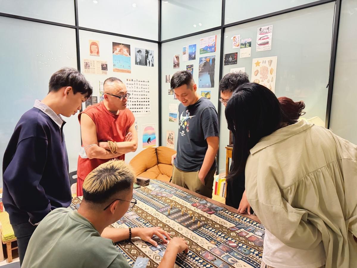 4/10 解憂桌遊堂回顧：犯罪現場 CS-Files 實測心得 | 療寮生活館｜解憂桌遊堂｜台北｜桌遊｜療寮生活館