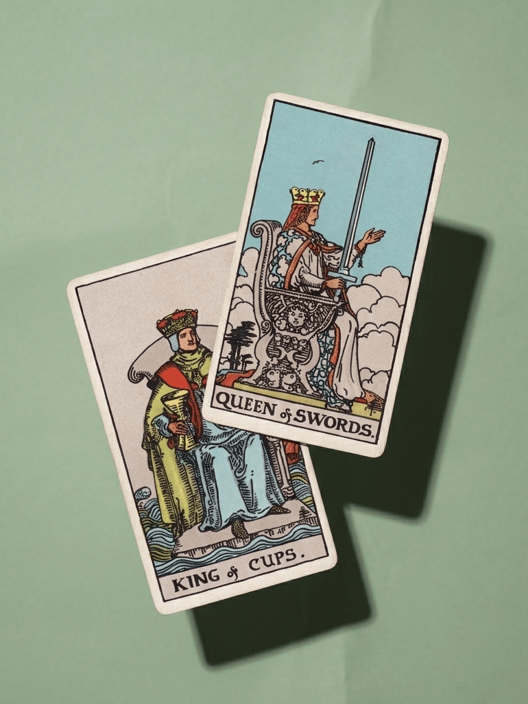 塔羅中的界線修行｜寶劍皇后與聖杯國王｜雨露均占｜西洋牌卡骨董店｜塔羅｜雷諾曼｜占卜術