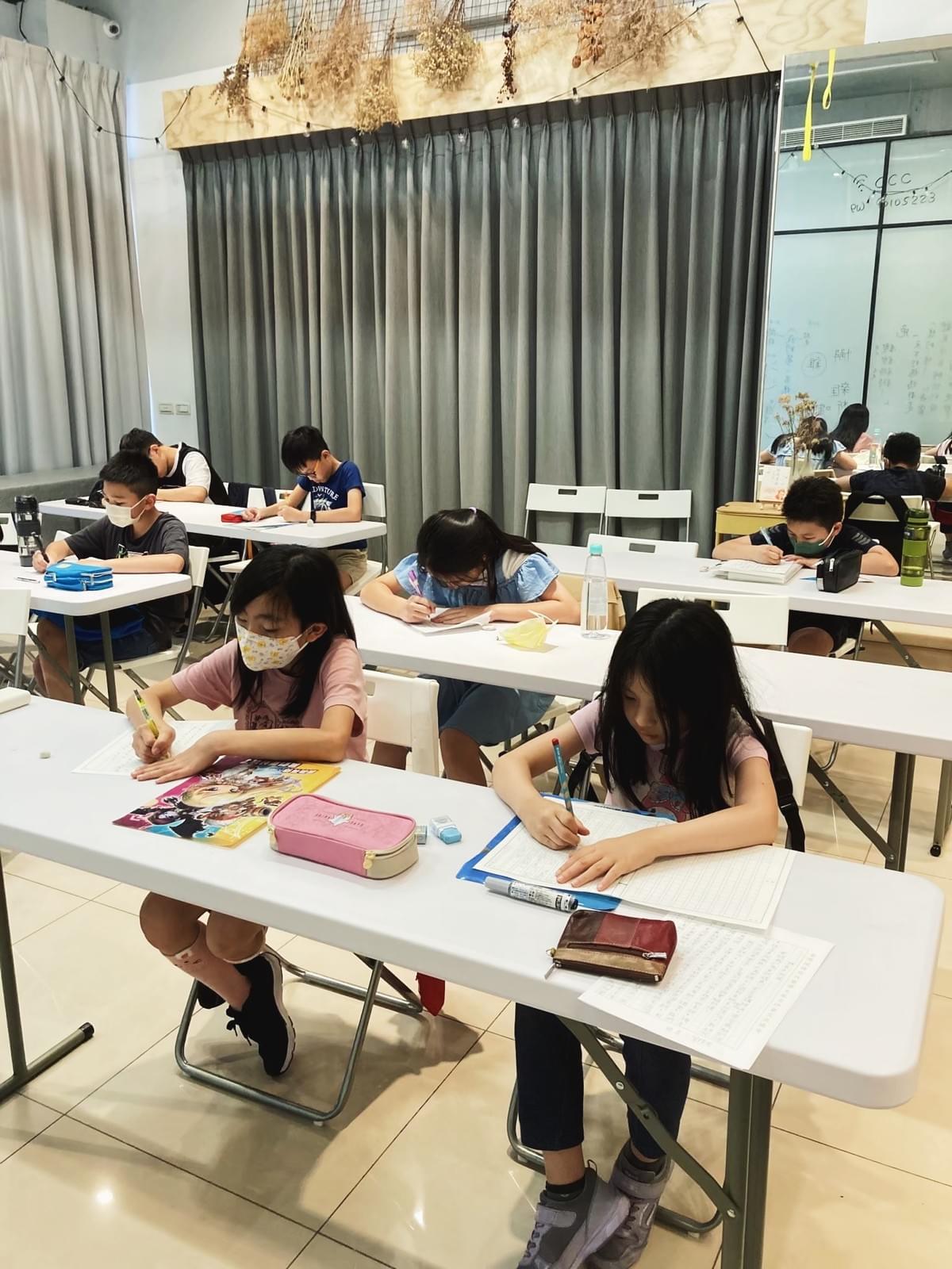 《在板橋遇見美好》小小文學展｜ 展期至2025年聖誕｜汪淑玲老師．板橋作文教室