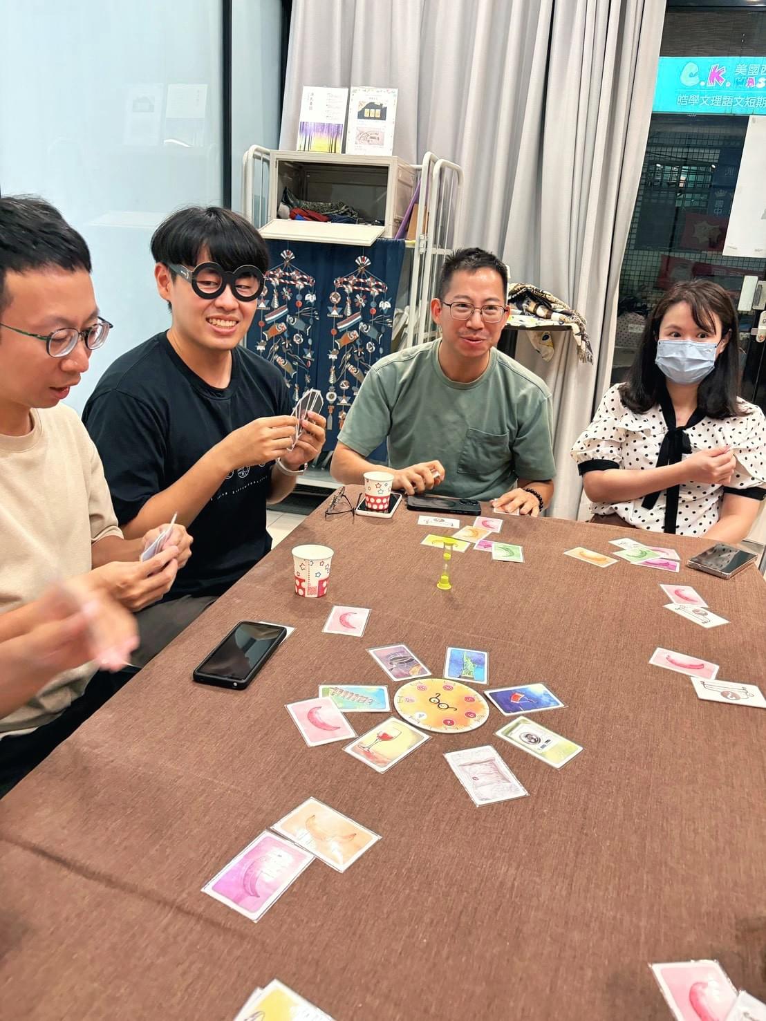 【活動花絮】週五晚上去玩桌遊的人，到底都在想什麼？解憂桌遊堂 暑假篇| 療寮生活館｜解憂桌遊堂｜台北｜桌遊｜療寮生活館