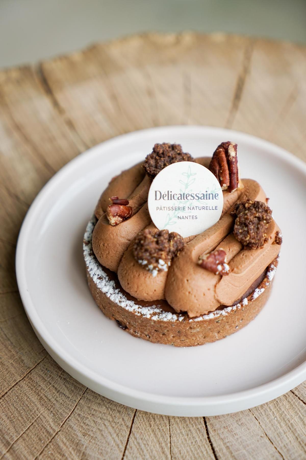 tarte au chocolat et noix délicatessaine pâtisserie naturelle