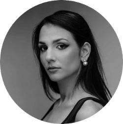 Domina Monriel ΒΙΟ