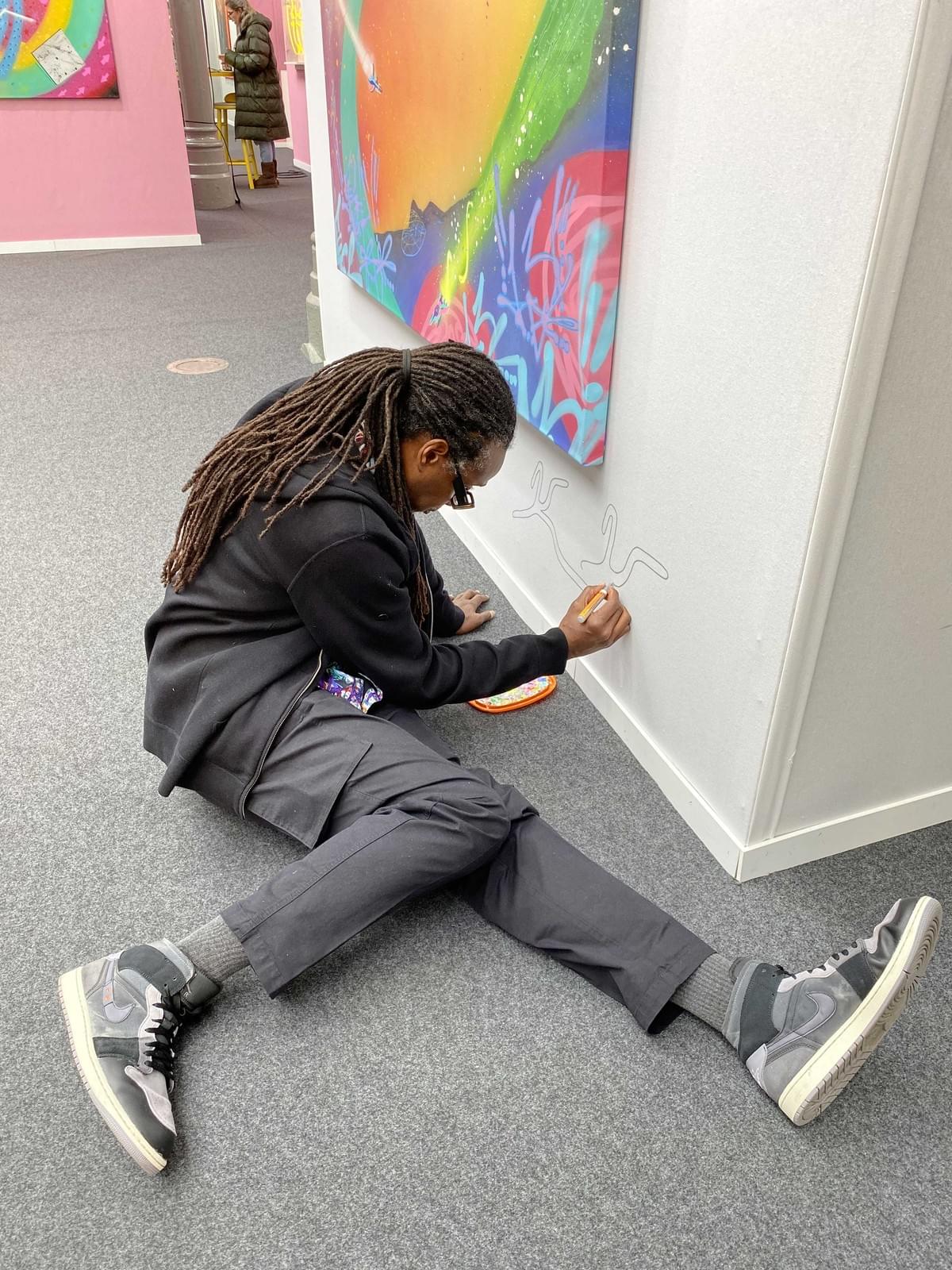 portrait de l'artiste contemporain Timothy Archer dans son atelier - photo Art Bunker Gallery