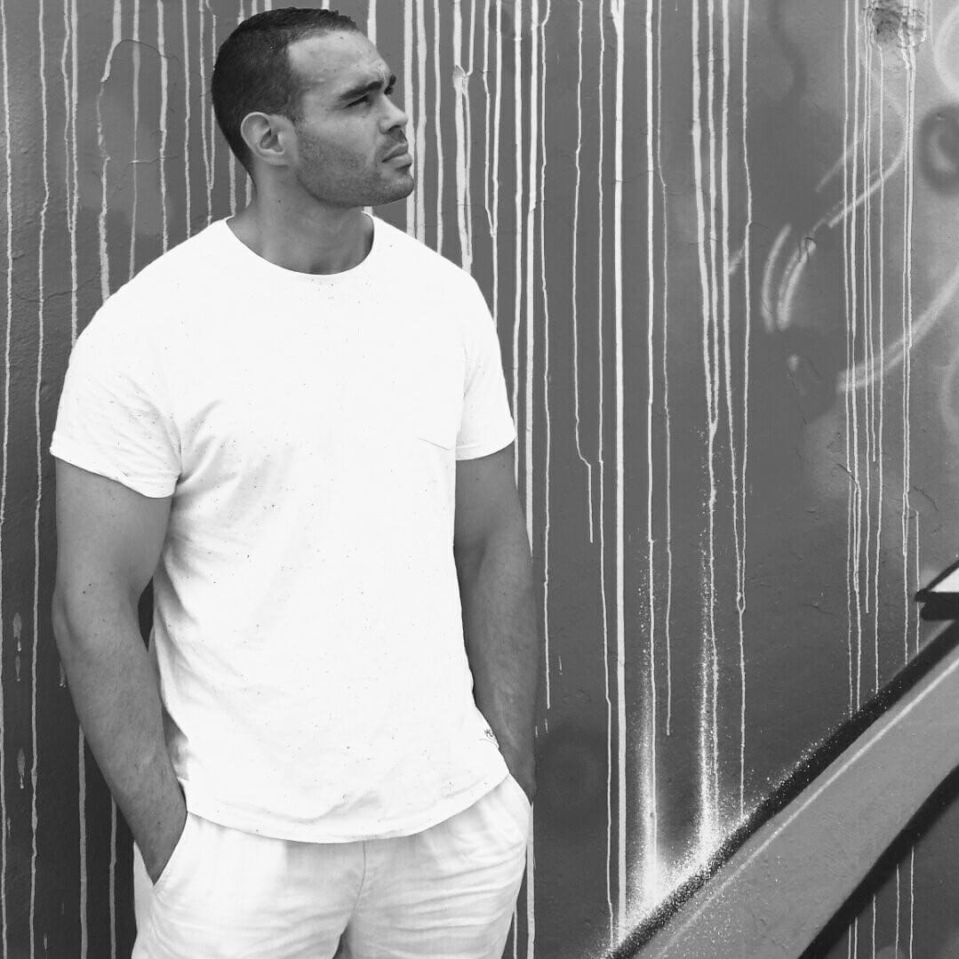 artiste contemporain Bonus présenté par la galerie d'art Art Bunker Gallery