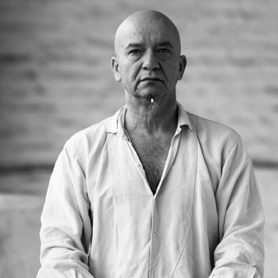 artiste photographe plasticien Arthy mad présenté par la galerie d'art Art Bunker Gallery