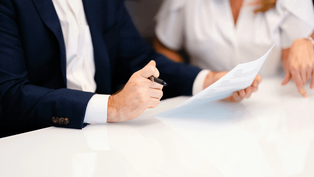 Les 10 principaux avantages de l'automatisation des documents juridiques par l'IA aujourd'hui