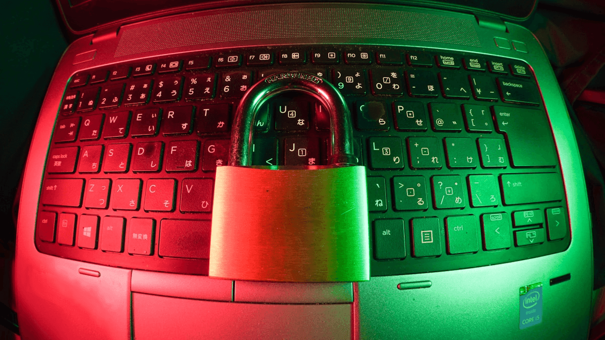 Webbsäkerhet Avslöjad: Skydda Din Online-närvaro Från Cyberhot