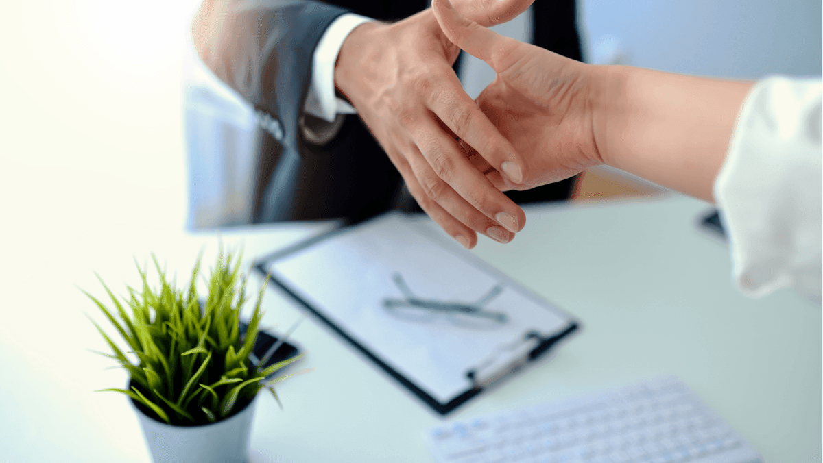 Đáp ứng yêu cầu pháp lý