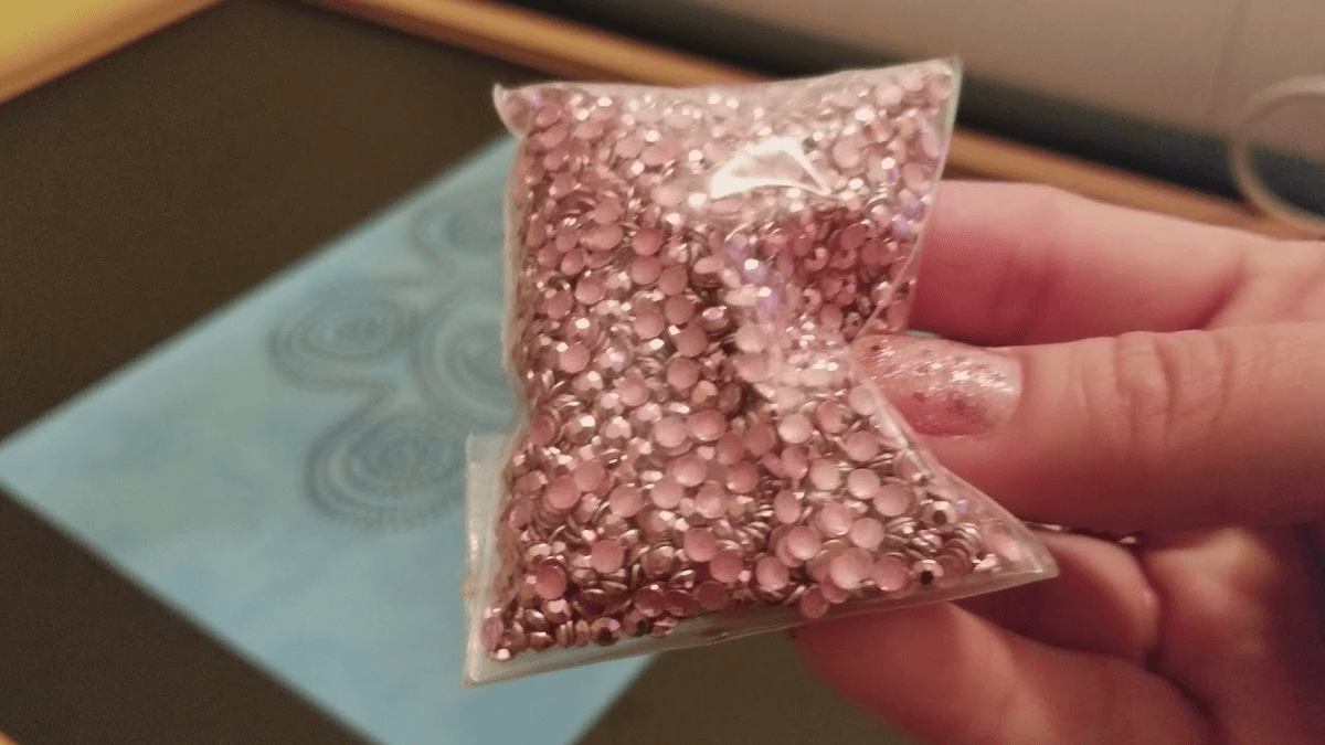 How to make rhinestone templates with cricut