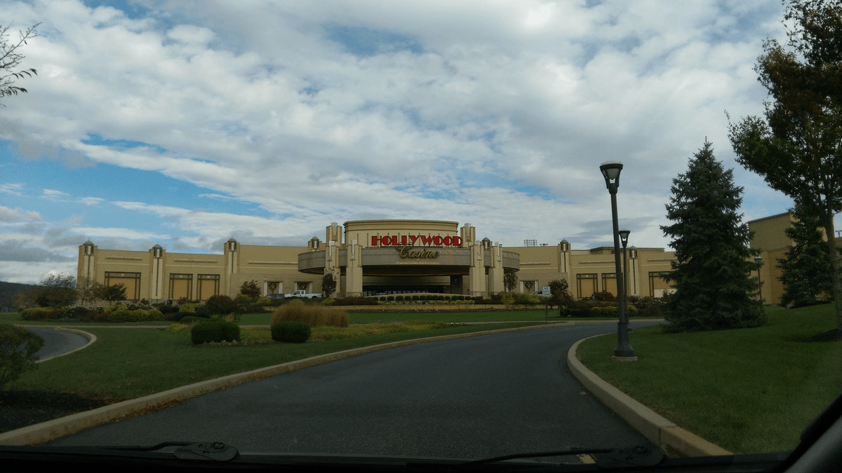Hollywood casino pa hours