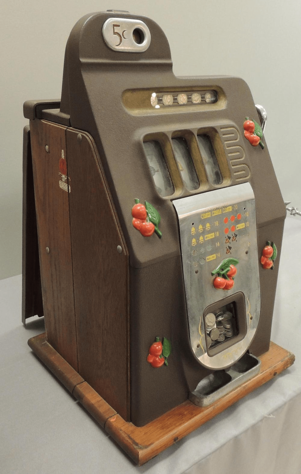 Manual mills slot machine