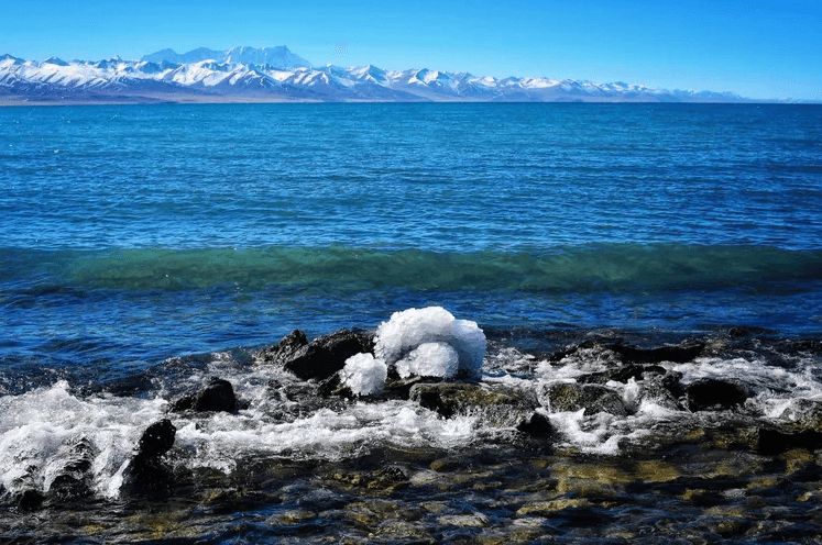 ダムシュンの大草原と天空の湖ナムツォ