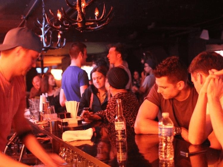 classy-gay-bars-in-chicago