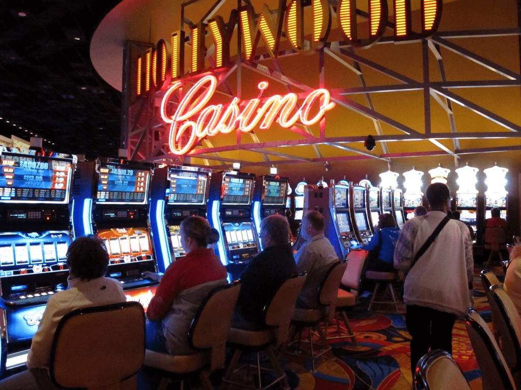 Hollywood casino columbus table minimums