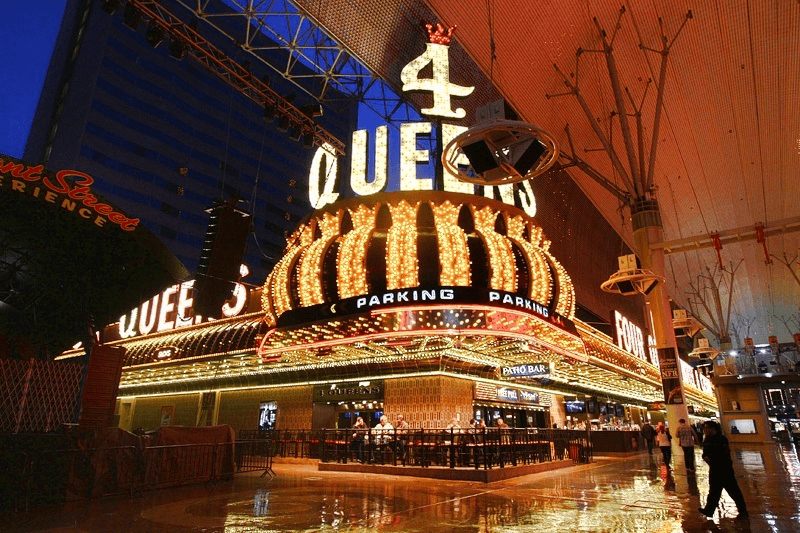 4 queens casino in vegas